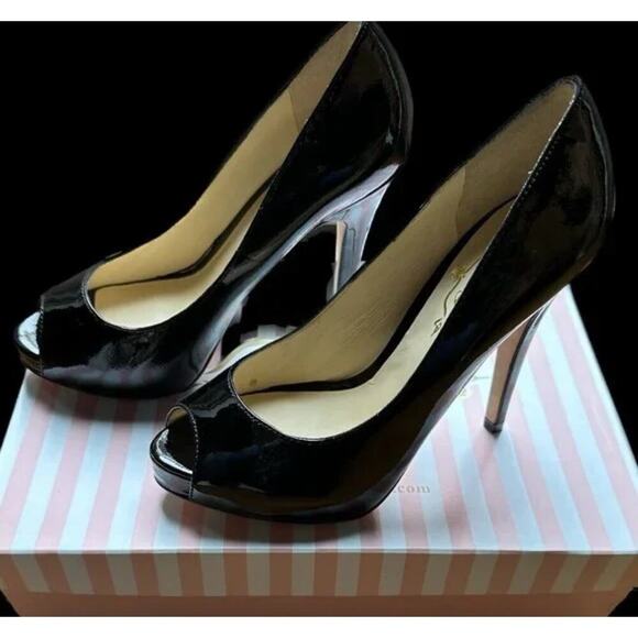 Foot candy Heels Black Patent Leather 4.5 Inch Heel Size 8.5 Retails $260 - Picture 1 of 8